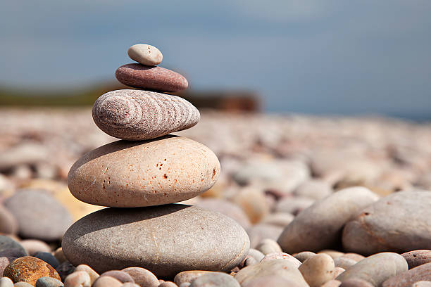 Dans la vie tout est équilibre.
Notre espace influence notre énergie, et parfois sans s'en rendre compte, cet équilibre est rompu.
Alors des recommandations Feng-shui nous permettent de reprendre du pouvoir dans notre vie, ainsi notre habitat est a notre service et non l'inverse .